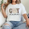 Funny Cat Mama T-Shirt – Retro Leopard Cat Mom Graphic Tee for Pet Lovers, Mother’s Day Gift for Cat Owners, Cute Animal Mom Shirt