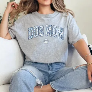 Floral Dog Mom T-Shirt – Blue Chinoiserie Style Shirt for Pet Lovers, Cute Gift for New Dog Mom, Aesthetic Fur Mama Tee for Women