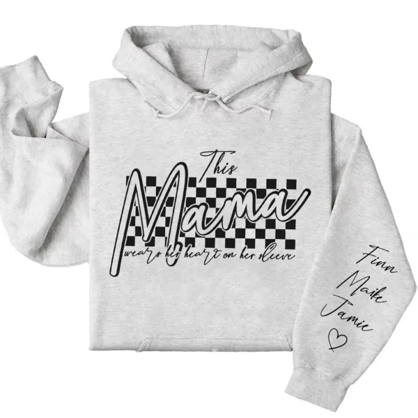 Retro This Mama Wears Her Heart on Her Sleeve Hoodie – Custom Checkered Heart Design with Kids’ Names, Personalized Mother’s Day Gift for Mom