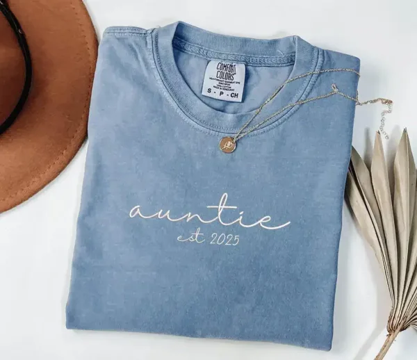 Auntie-Est-Shirt-4.webp Auntie Est T-Shirt, Custom Aunt, Pregnancy Reveal to Aunt, New Aunt Gift, Pregnancy Announcement Gift Shirt
