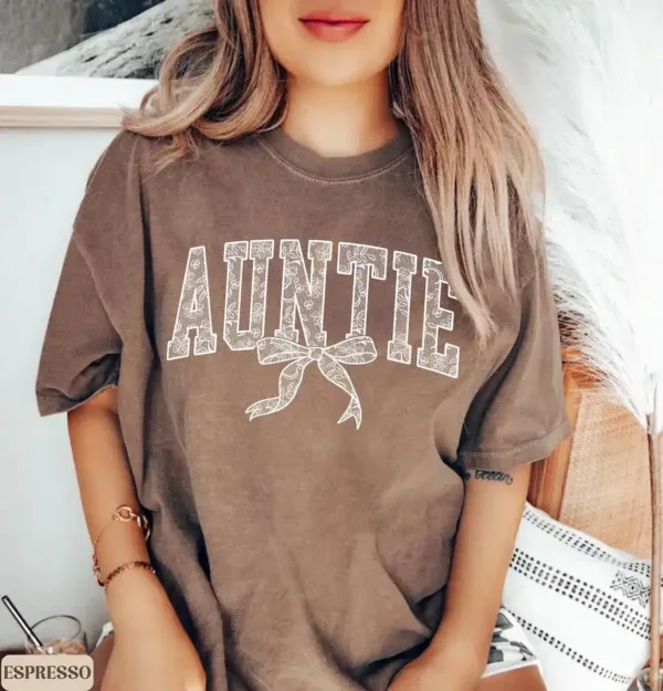 Auntie T-Shirt, New Aunt Gift, Retro Aunt Shirt, Baby Announcement Shirt, Cute Aunt Tee, Pregnancy Reveal, Gift for Aunt to Be