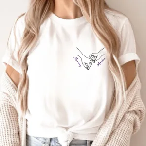 Mummy-Tshirt.-Custom-holding-hands-t-shirt.-Personalised-Mum-t-shirt-1.webp Mummy T-shirt. Custom holding hands t-shirt. Personalized Mum t shirt