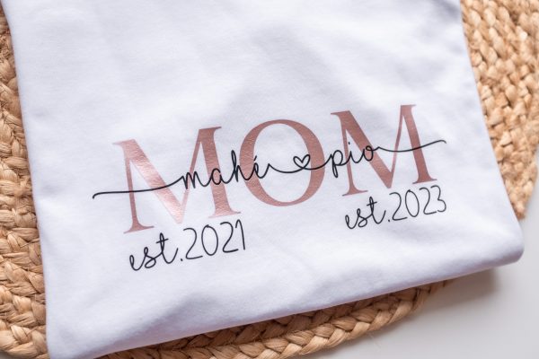 Personalised-MOM-t-shirt-Mama-t-shirt-with-childrens-names-and-year-3.jpg Personalised MOM t-shirt, Mama t-shirt with children's names and year, Mother's Day Gift