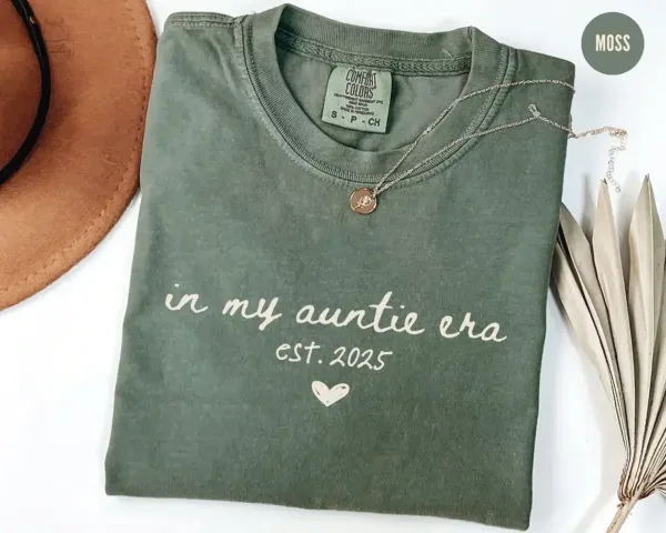 Personalized-Auntie-Est-2025-1.webp Personalized Auntie Est 2025 Shirt Comfort Colors? In My Auntie Era T-shirt, Cool Aunt Club, Pregnancy Announcement, Aunt Birthday Gift