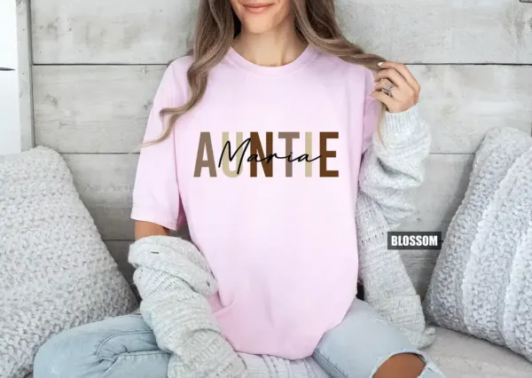 Personalized-Auntie-T-shirt-4.webp Personalized Auntie T-shirt, Auntie Shirt, Trendy Aunt Outfit, Cool Auntie Clothing's, Matching Family Tees, New Aunt Gifts